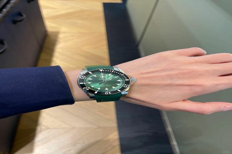 gucci 時計 蜂