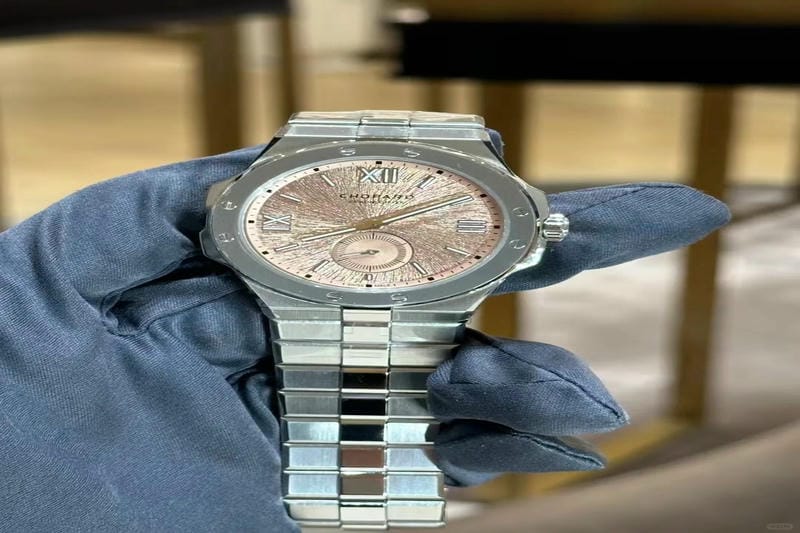 ダイヤモンドが踊るアイコン時計が進化！ショパールの「ハッピースポーツ」最新作５選