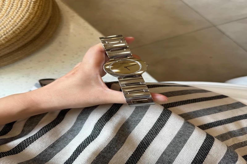 フルラ新作腕時計「フルラ バゲット シェイプ」長方形ケース×天然石調の文字板でクラシカルな佇まいに