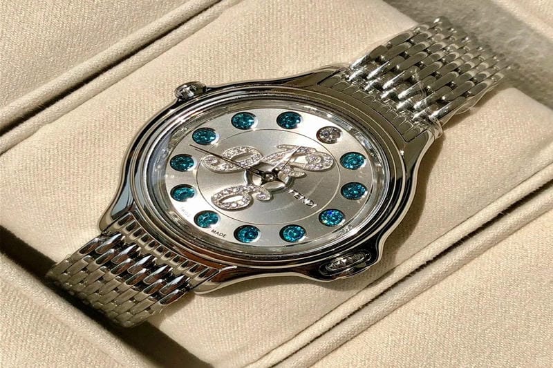 フルラ新作腕時計「フルラ バゲット シェイプ」長方形ケース×天然石調の文字板でクラシカルな佇まいに