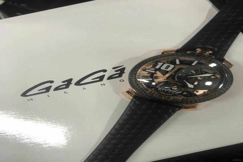 GaGa MILANO x プリンチペ プリヴェの公式カスタマイズ時計はビンテージ加工とダイヤモンドを組み合わせた一点物