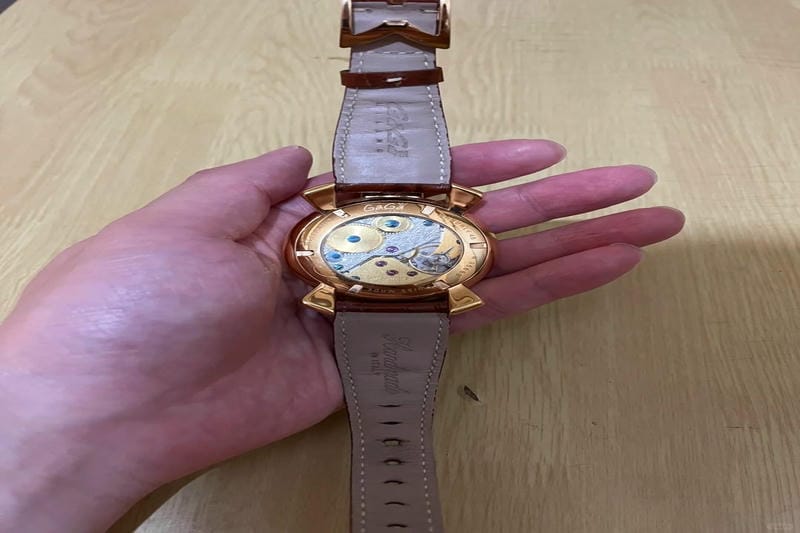 GaGa MILANO x プリンチペ プリヴェの公式カスタマイズ時計はビンテージ加工とダイヤモンドを組み合わせた一点物