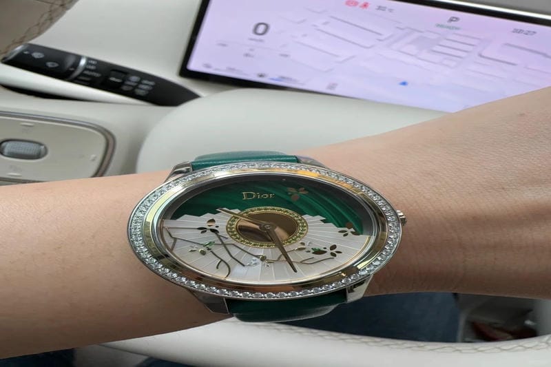 ディオール「ジュノン ドレス」着想の新作腕時計、優雅に揺れ動くレースモチーフ＆輝くダイヤモンド