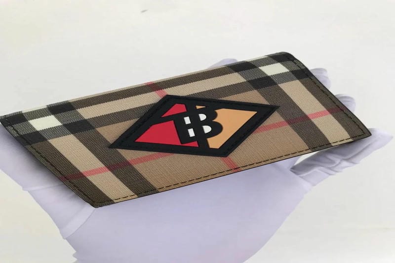 burberry 偽物 見分け 方