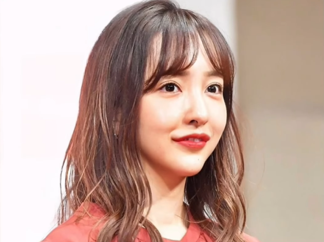 板野友美.png