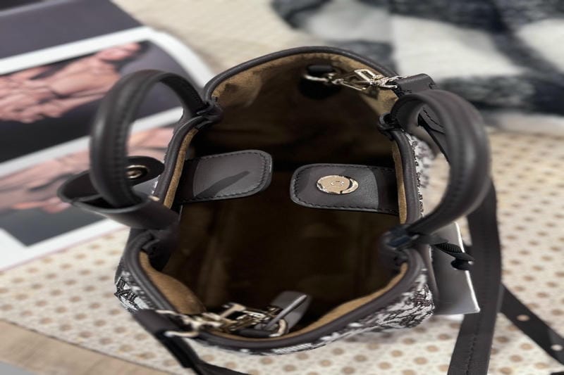 イタリアの誇り「マックスマーラ」の世界　阪急うめだ本店でポップアップ3カ所同時開催