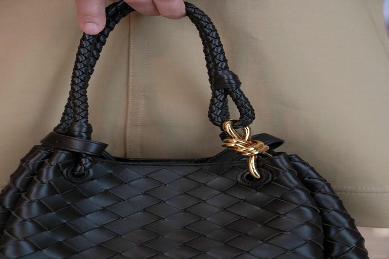 ボッテガ ボディ バッグ メンズ