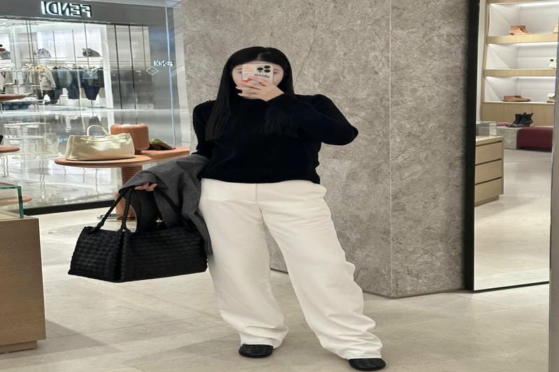 チャンキーチェーンが斬新！ボッテガ・ヴェネタの人気バッグ「チェーン ポーチ」に待望のミドルサイズが仲間入り