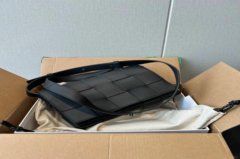 ボッテガ カセット バック