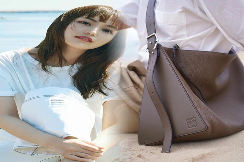 ロエベのパズルバッグミニの定価は？