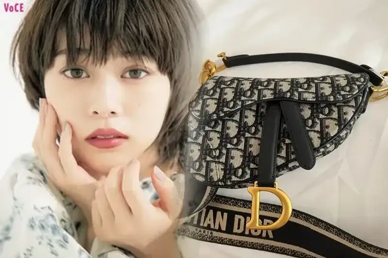 ディオールバッグのシリアルナンバーを確認する方法と本物を見分けるポイント