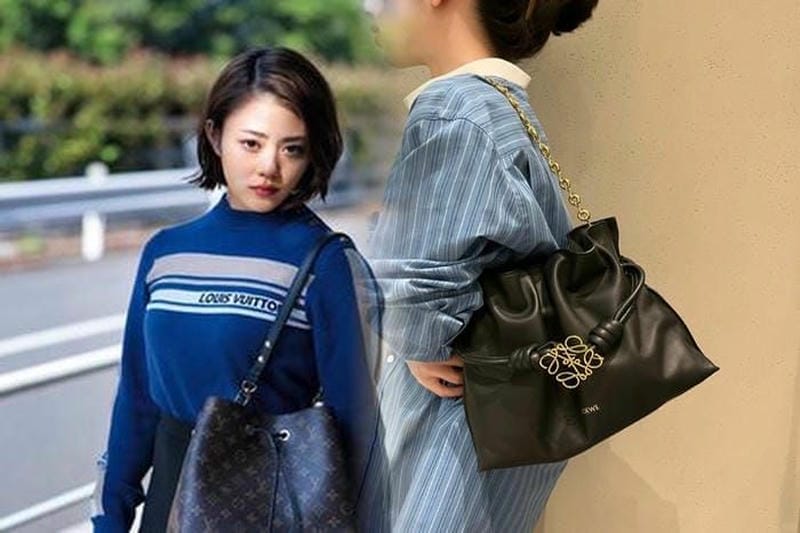 ロエベ“クッション”から生まれた「クッション・トート」に新作、キャンバス地から上質レザーに