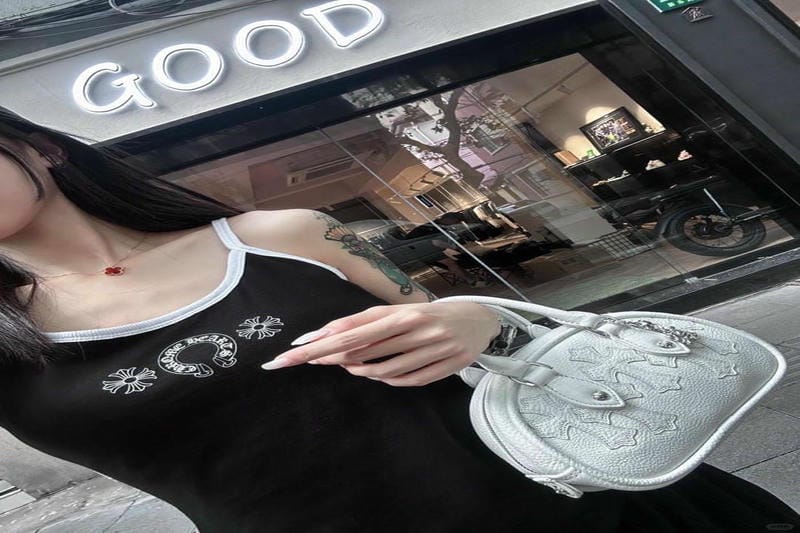 クロム ハーツ ポーチが話題！スタイリッシュで実用性抜群のアイテム