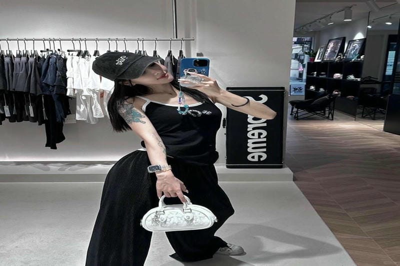 クロム ハーツ バッグ 女性におすすめのモデル3選【有名人の愛用デザインも】