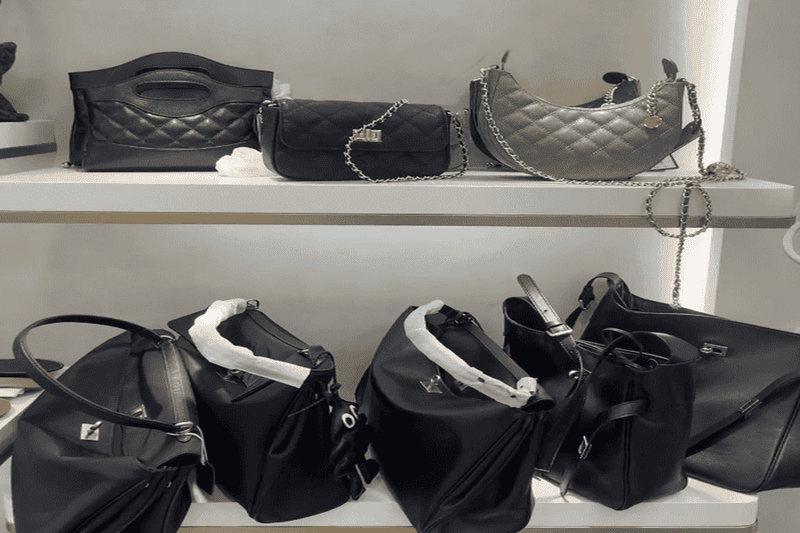 クロム ハーツ バッグ 女性におすすめのモデル3選【有名人の愛用デザインも】