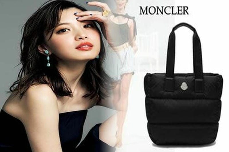 トートバッグもモンクレールで！スタイリッシュなコーディネート例