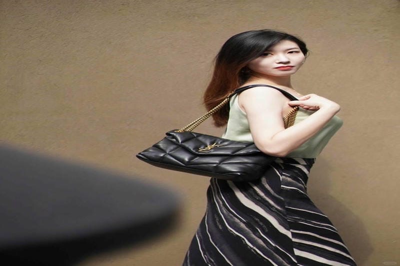 フォックスファーがエレガント！サンローランの大人気「サンシャイン ショッパー」が秋冬素材で新登場