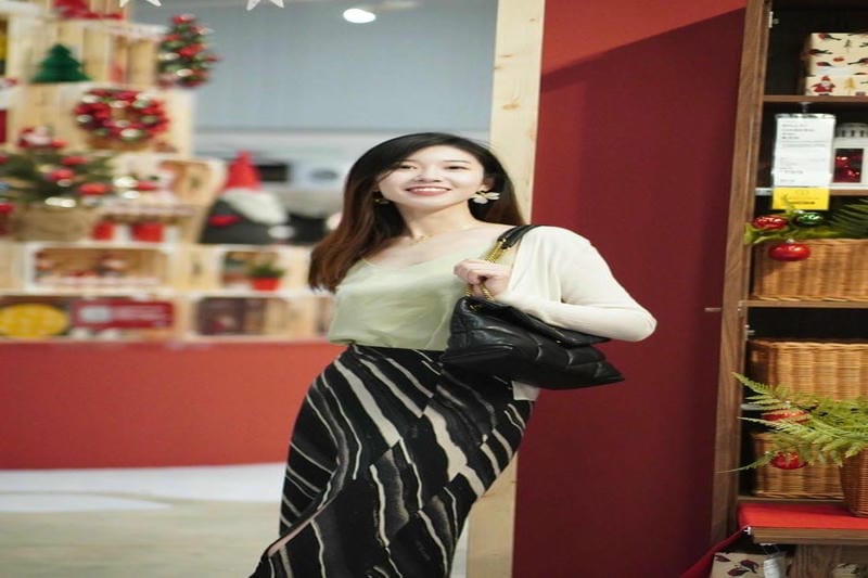 SAINT LAURENTをまとってエレンがダンス！アカデミー賞の予告映像を公開