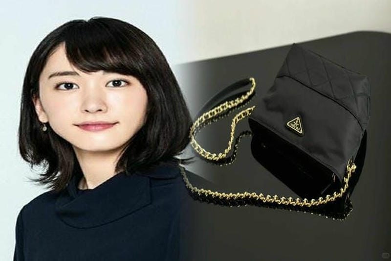 プラダ ショルダー バッグ 一覧