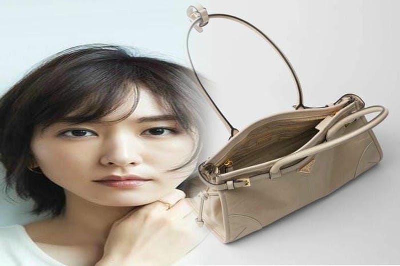 プラダ ショルダー バッグ 値段