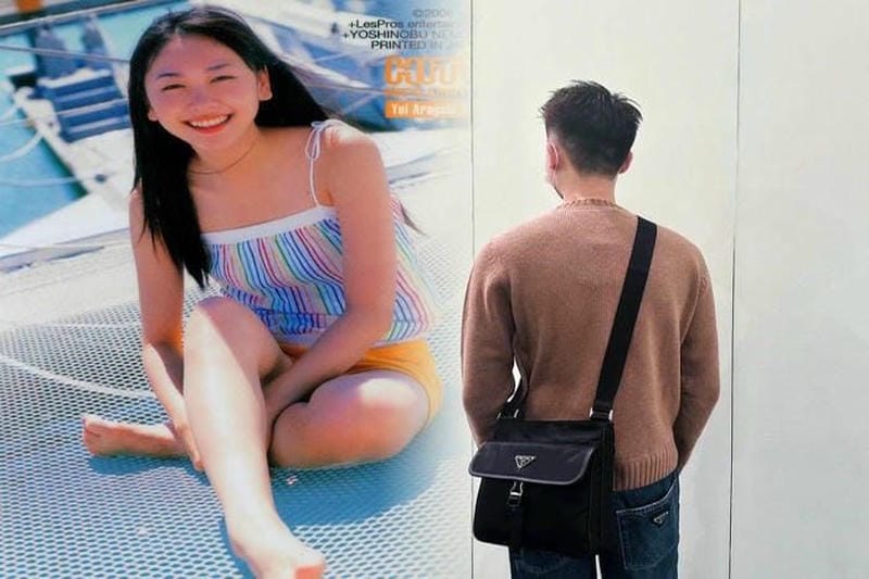 プラダのバッグを持つセレブたち！最新のファッションチェック