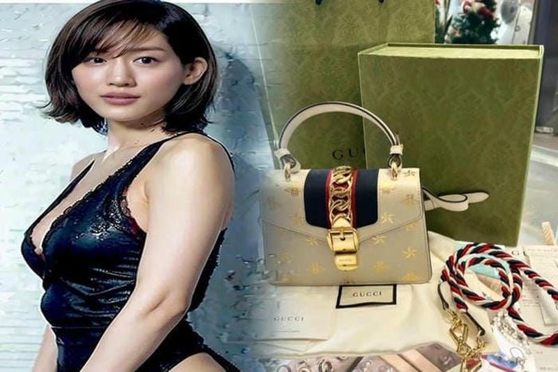 25年前のグッチハンドバッグでヴィンテージな魅力を楽しむ