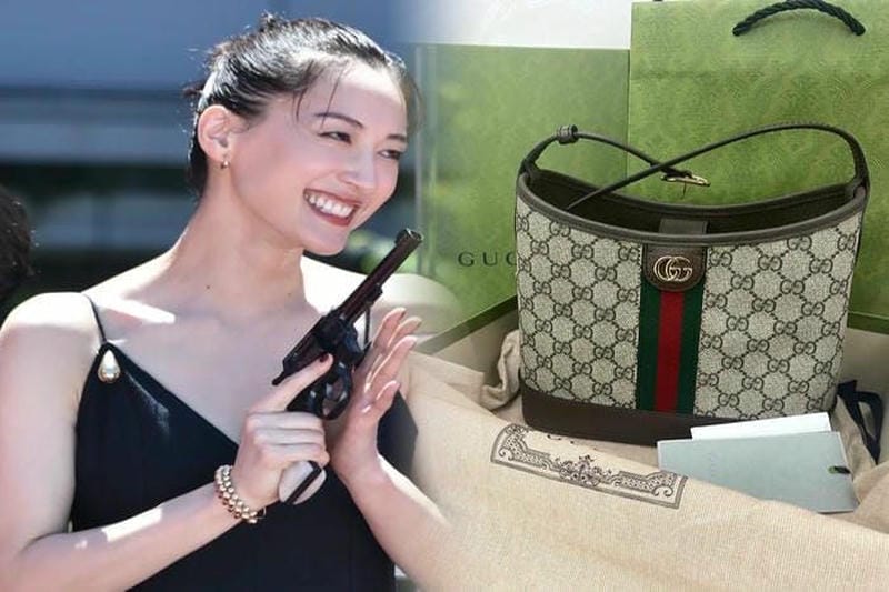 ノラサラザールと彼女の70年代ビンテージグッチバッグ