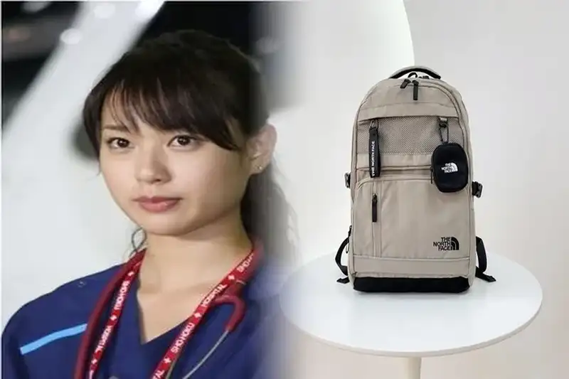 おしゃれな「ノースフェイス バックパック」街でのスタイリッシュな持ち方ガイド