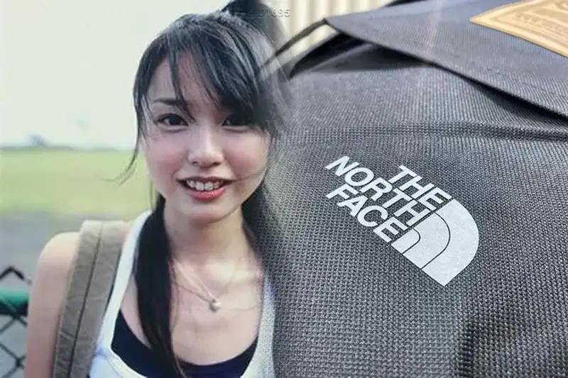 パパバッグとしても人気！ノースフェイスでおしゃれ＆実用性重視の育児バッグ