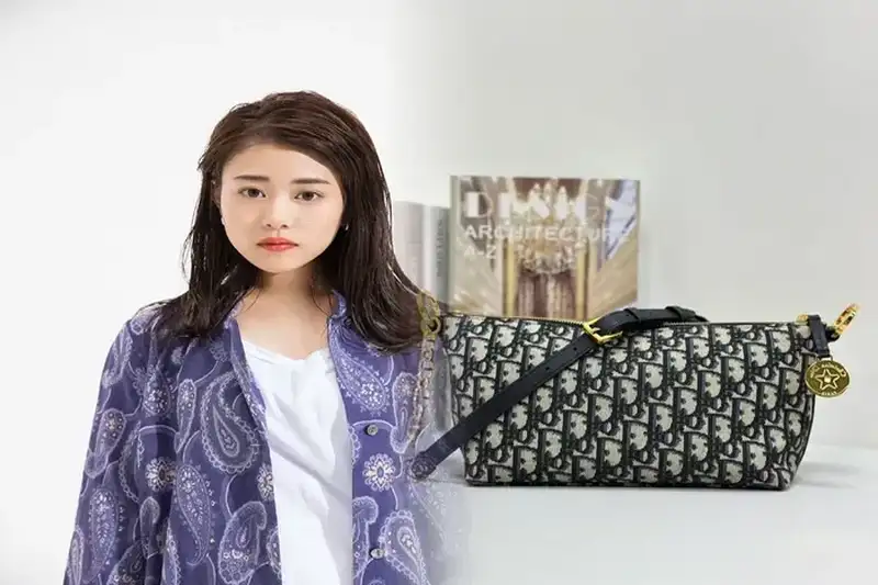 DIOR『ブック トート』が待望のスモールサイズを引っさげ日本にて先行発売