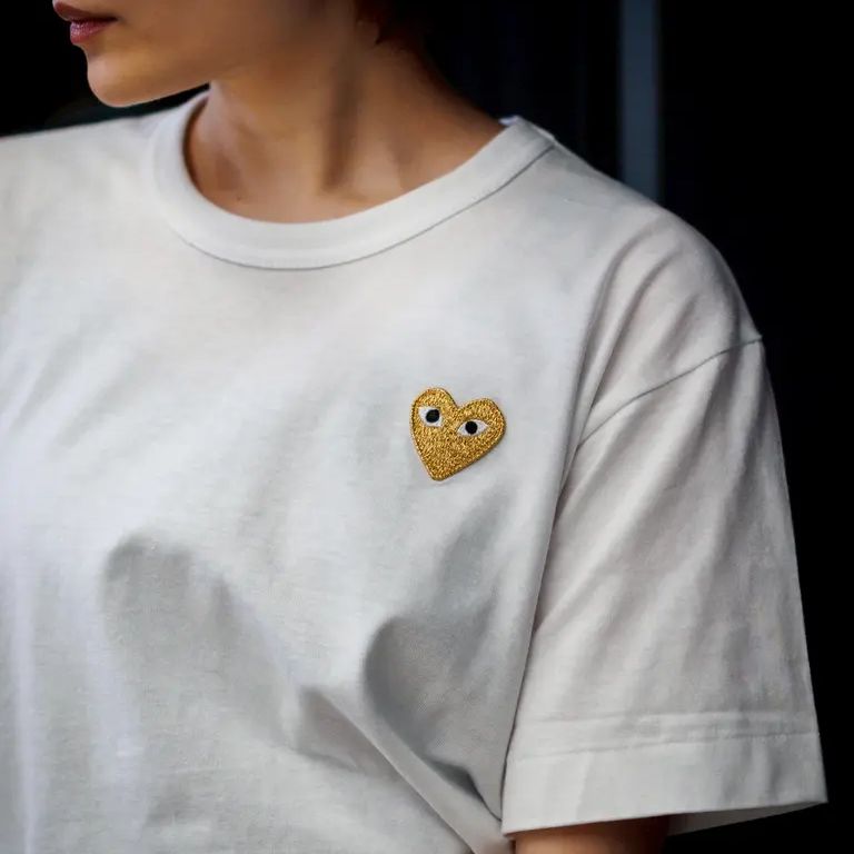 コムデギャルソン ゴールドハートTシャツ