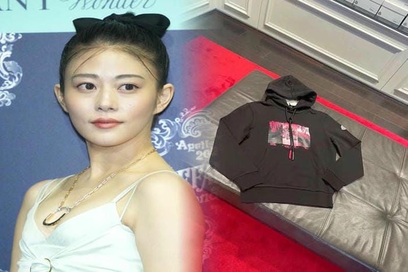 ジェニファー・ロペスのおすすめモンクレールTシャツコーデ