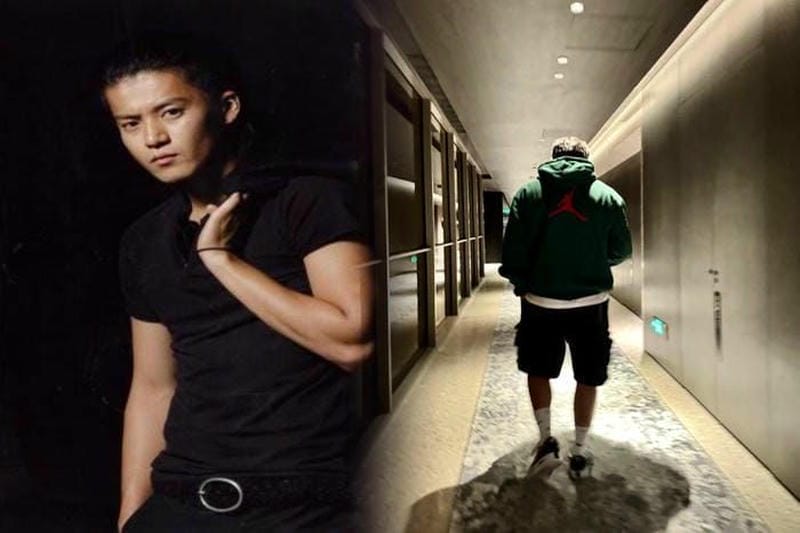 シュプリーム 赤 パーカー コーデ