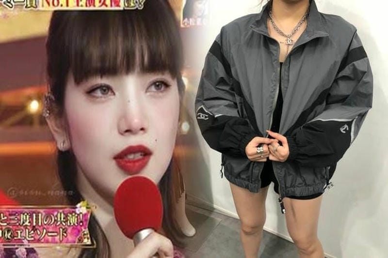 バレンシアガ 服