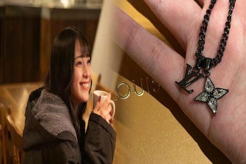 ヴィトン アクセサリー ポーチ 廃盤