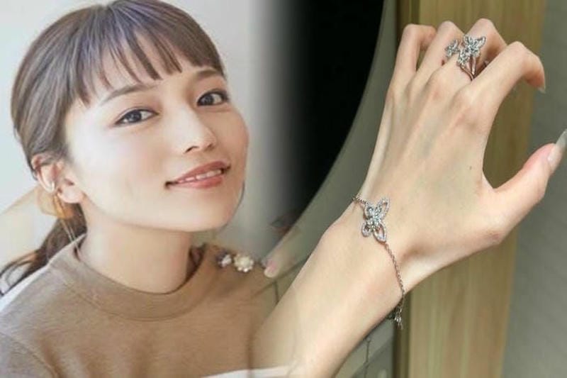 こじはる愛用のdior iphoneケースを紹介！トレンドアイテム2024