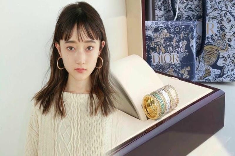Dior ピアス レディースの人気モデルとその魅力を紹介