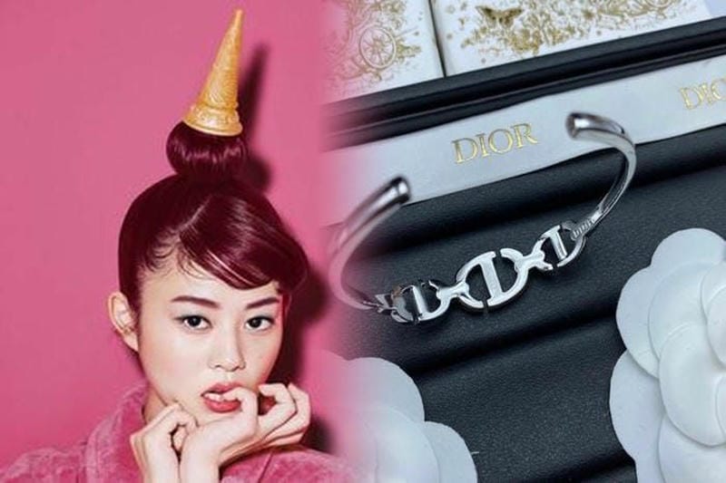 エマ・マッキオン愛用のDior ネックレスをチェック