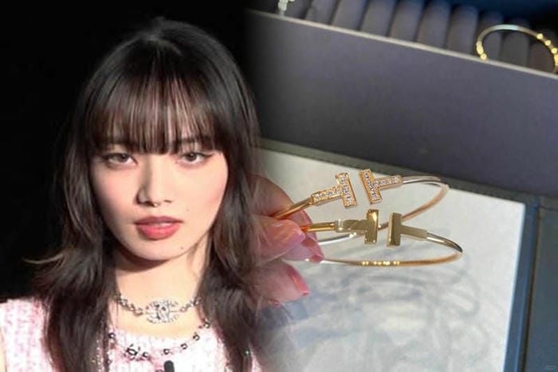 ティファニー スモール クロス ネックレス