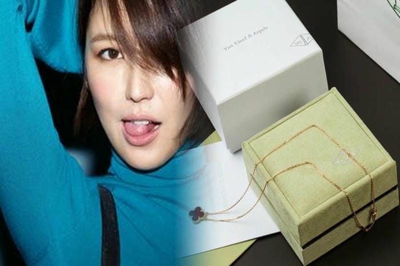 セレーナ・ゴメス愛用！ヴァンクリーフブレスレットの魅力に迫る