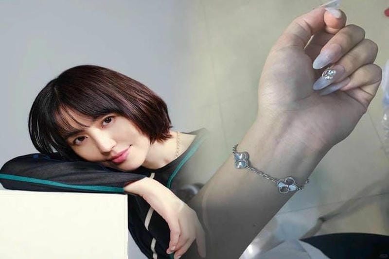 スタージュエリー“ヴァンクリーフ＆アーペル”、フローライトが光るチャーム＆リングを数量限定で