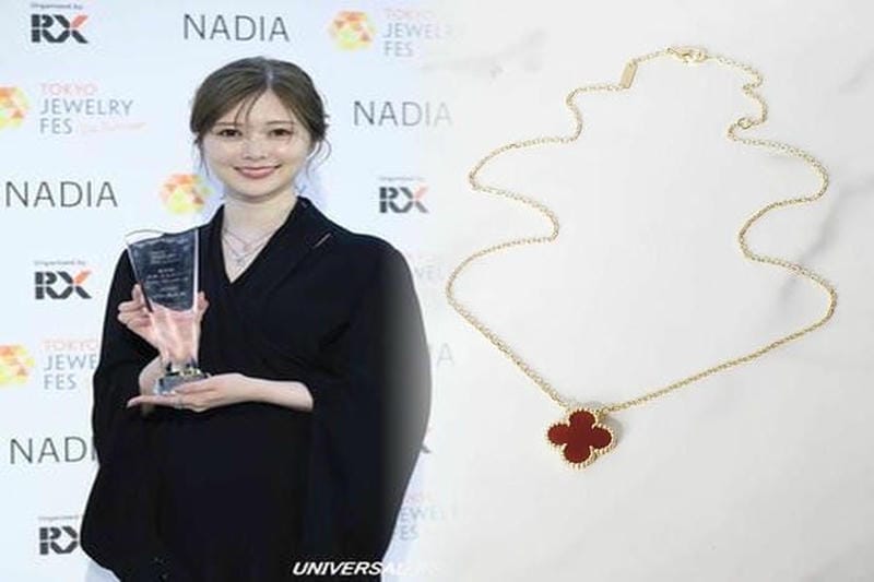 ヴァンクリーフ&アーペルのイヤリングに変更する方法