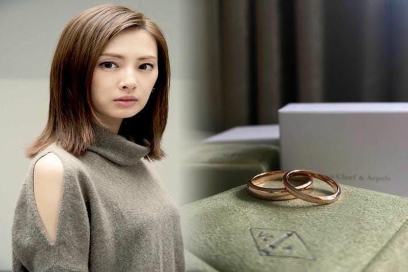 ヴァンクリーフ&アーペルのネックレスが魅せる新しいエレガンス