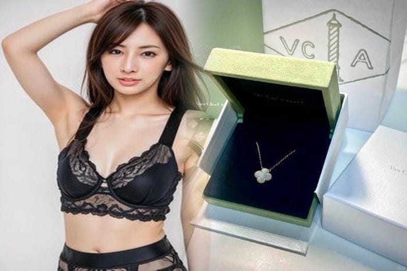 数量限定版【Van Cleef & Arpels】アルハンブラ ペンダント