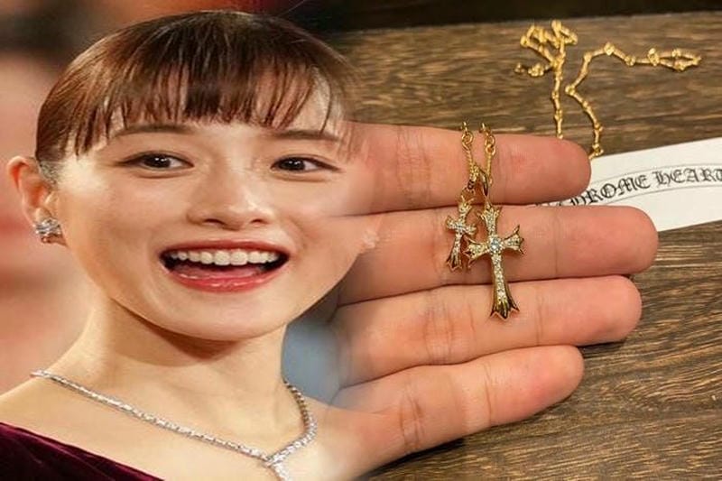 クロムハーツのネックレスは何歳まで使えますか？