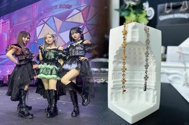 クロムハーツ 1ボールタイニーchクロスチャーム 偽物