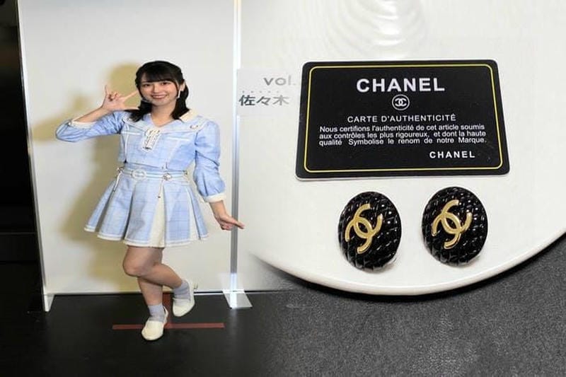 シャネルのココクラッシュネックレスを使ったコーディネート術
