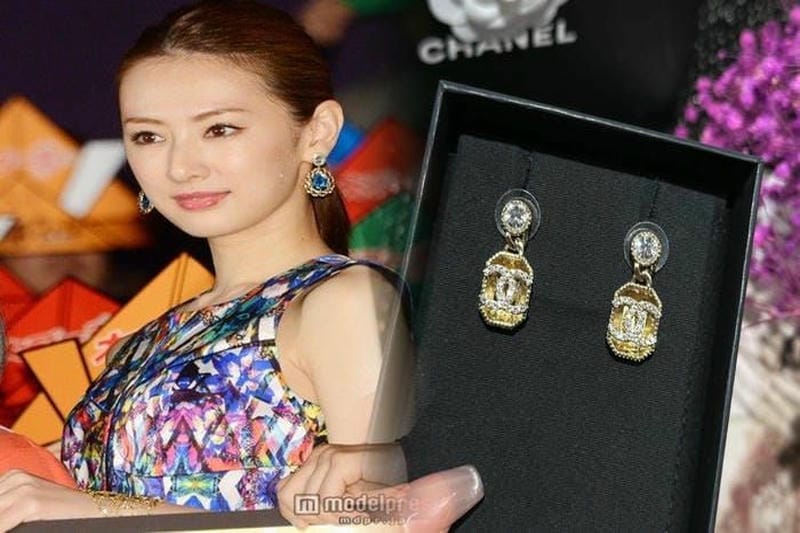 新作シャネルパールネックレスで上品な春夏スタイル