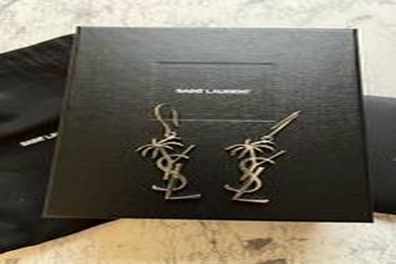 サンローラン×ニューエラ★YSLキャップ 偽物 見分け方
