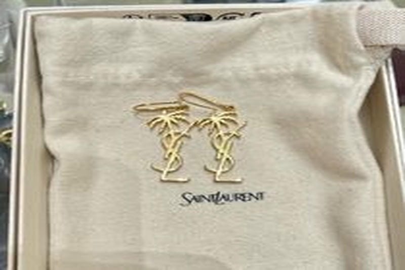 サンローラン キャップ 偽物 見分け方